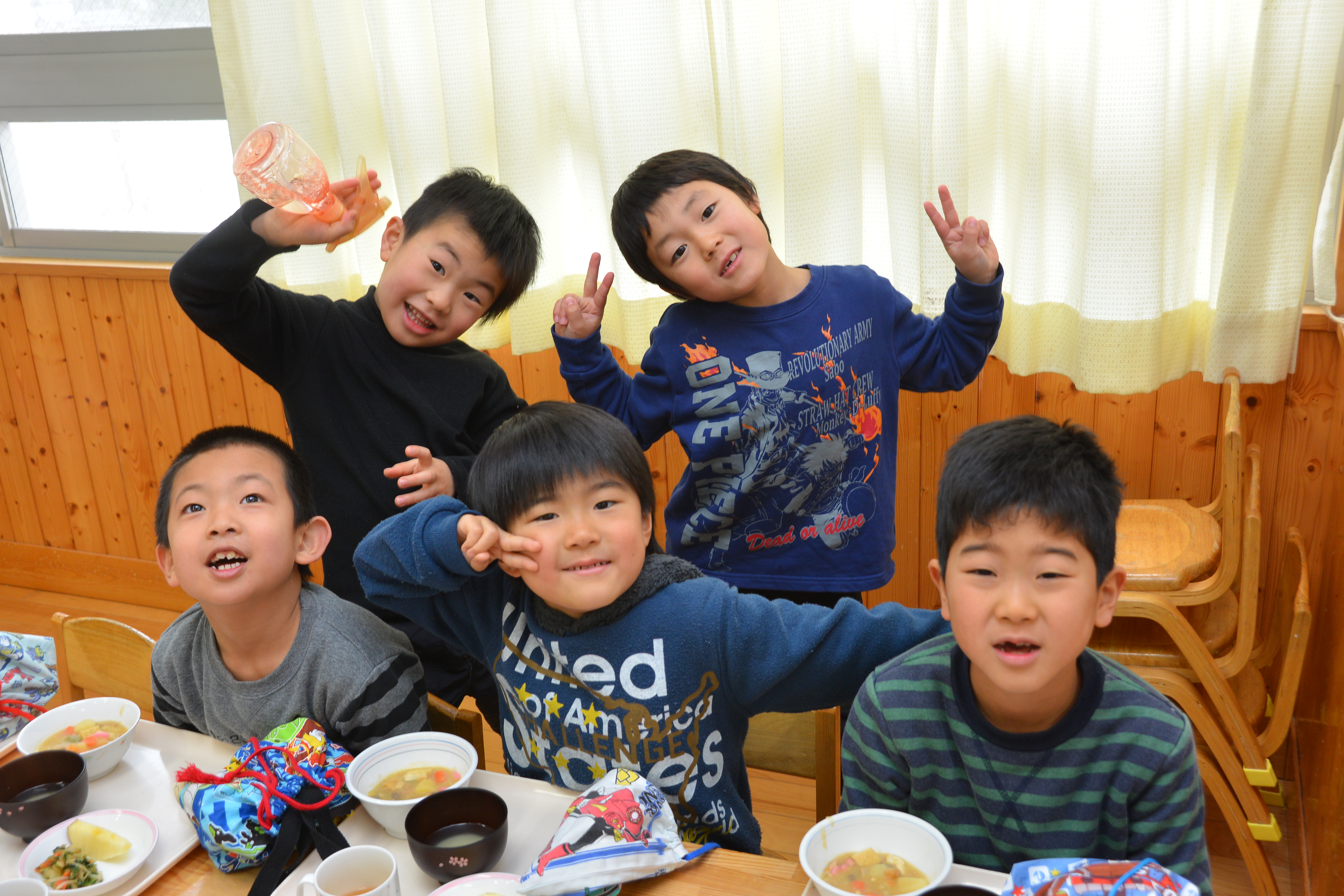 食事中