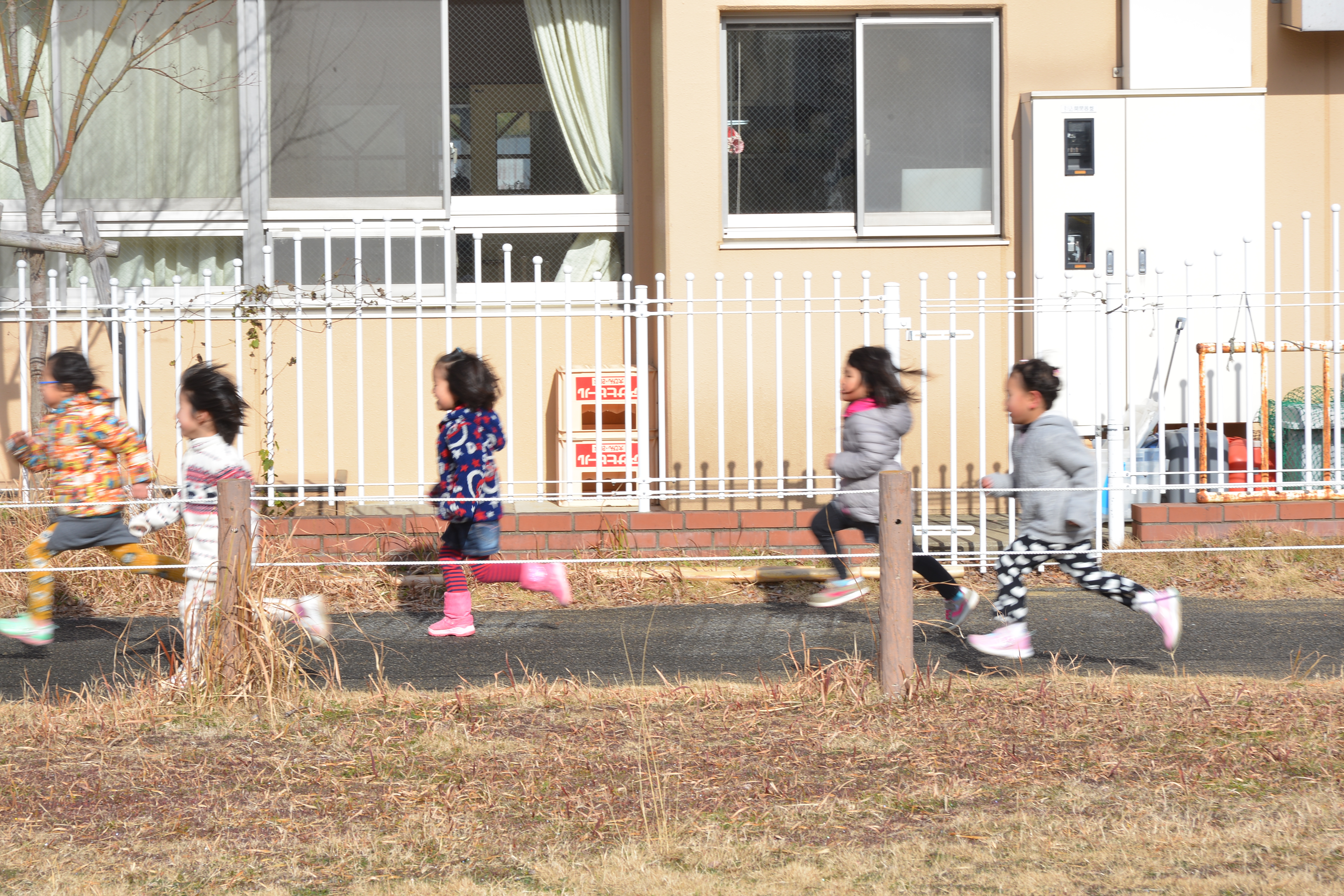 鬼ごっこ